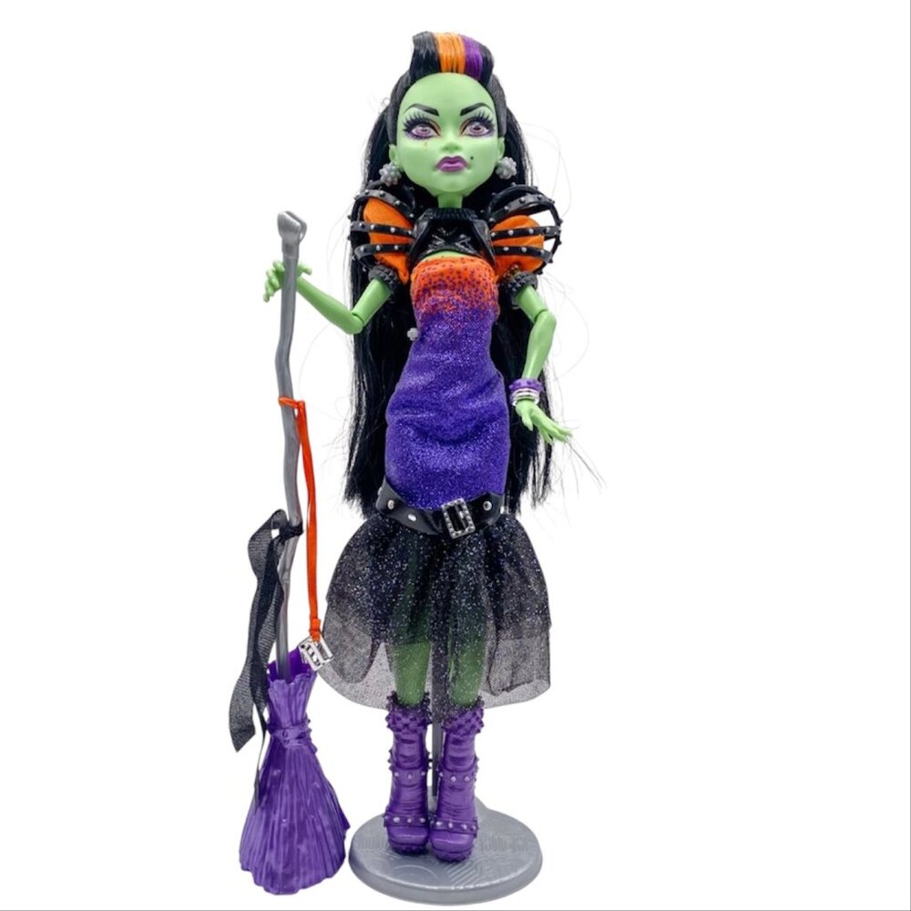 Monster High Casta Fierce Doll *Near Complete* w/ Broom + Outfit